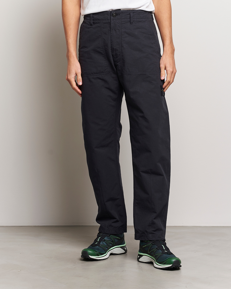 Uomini | Pantaloni | Stone Island | Garment Dyed Ripstop Trousers Navy Blue