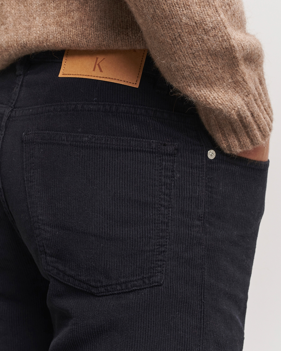 Uomini | Pantaloni | Filippa K | Straight Fit Garment Dyed Corduroy Pants Black