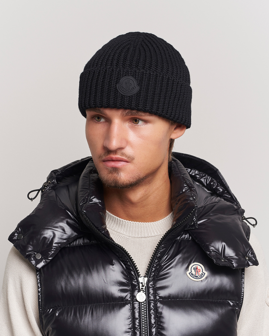 Uomini | Moncler Tonal Logo Beanie Black | Moncler | Tonal Logo Beanie Black