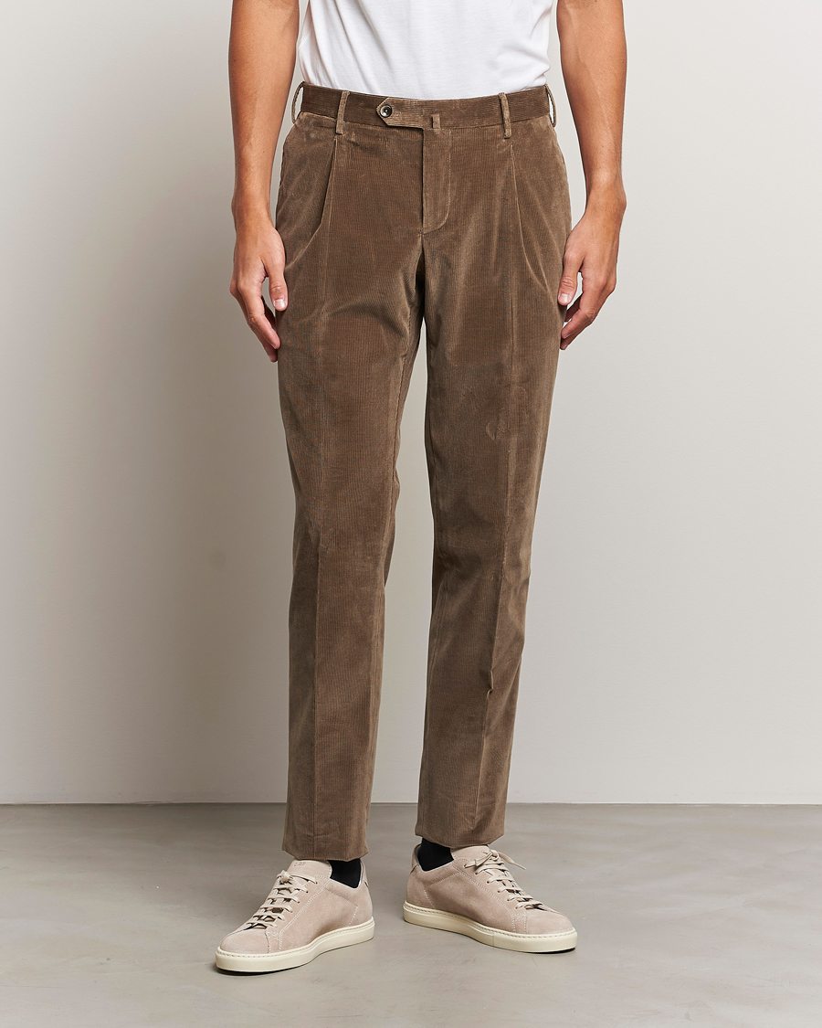 Uomini | Pantaloni | PT01 | Slim Fit Pleated Corduroy Trousers Taupe