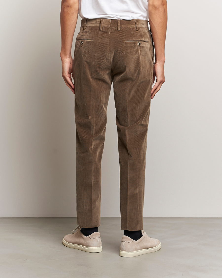 Uomini | Pantaloni | PT01 | Slim Fit Pleated Corduroy Trousers Taupe