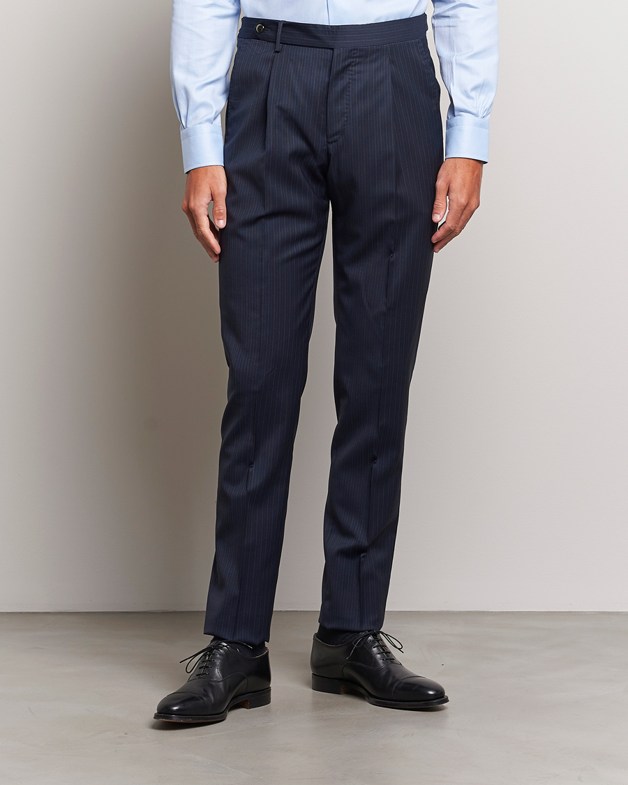 Uomini | Pantaloni | PT01 | Slim Fit Pleated Wool Trousers Navy Pin