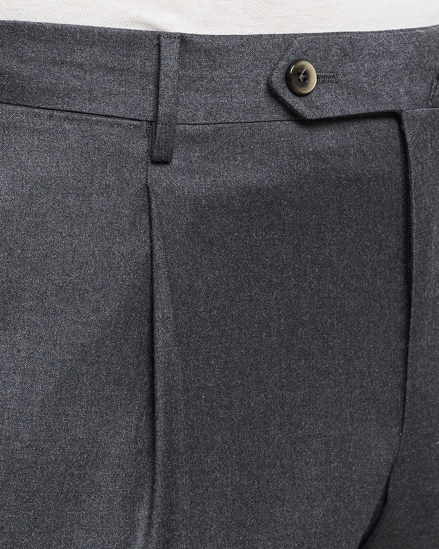 Uomini | Pantaloni | PT01 | Slim Fit Pleated Flannel Trousers Dark Grey