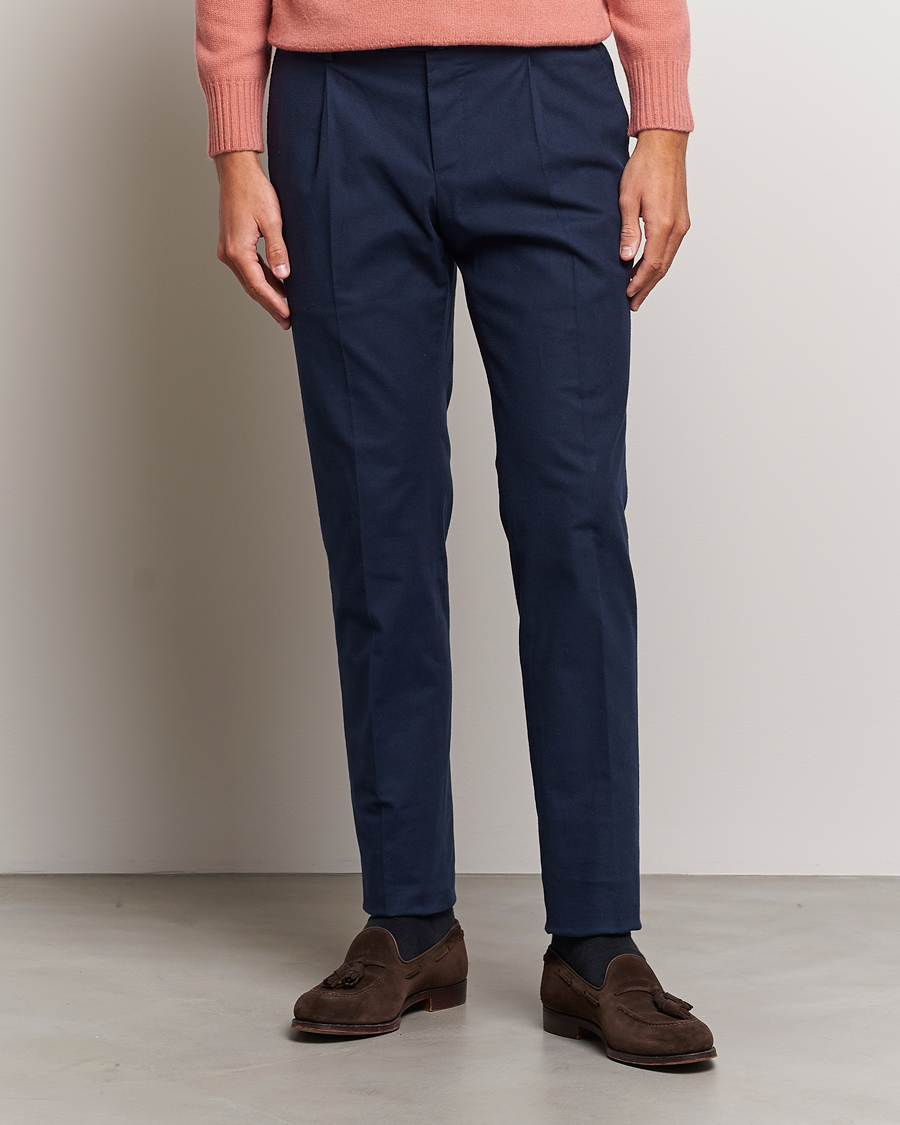 Uomini | Pantaloni | PT01 | Slim Fit Pleated Cotton Flannel Trousers Navy
