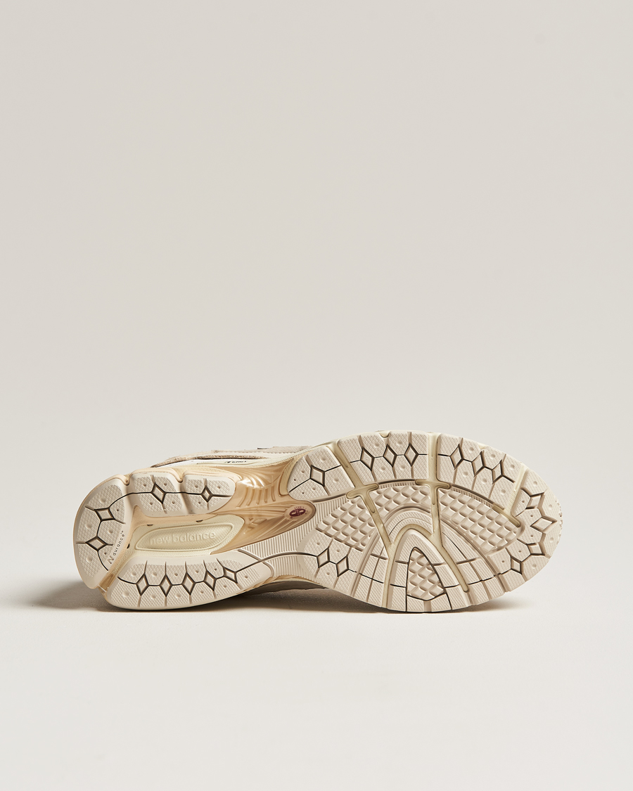 Uomini | New Balance 2002R Protection Pack Sneakers Sandstone | New Balance | 2002R Protection Pack Sneakers Sandstone