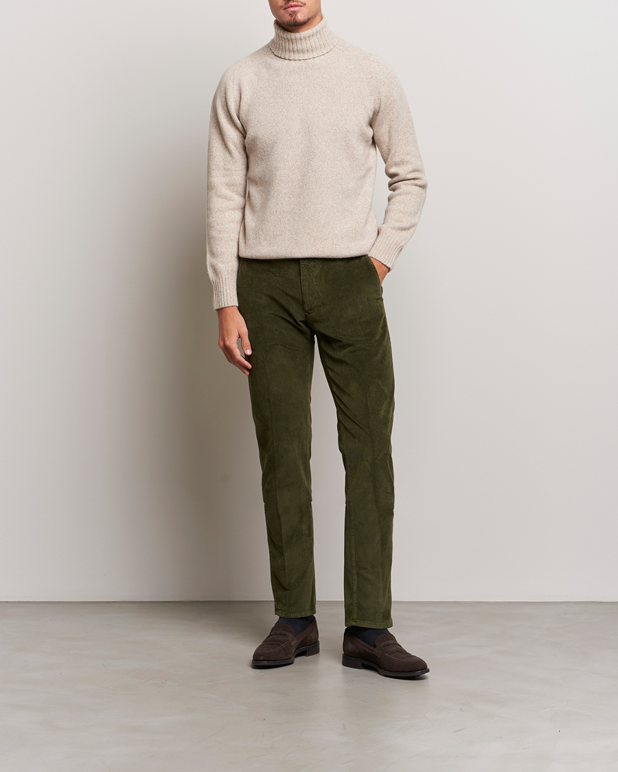 Uomini | Pantaloni | Incotex | Slim Fit Leisure Cord Slacks Forest Green