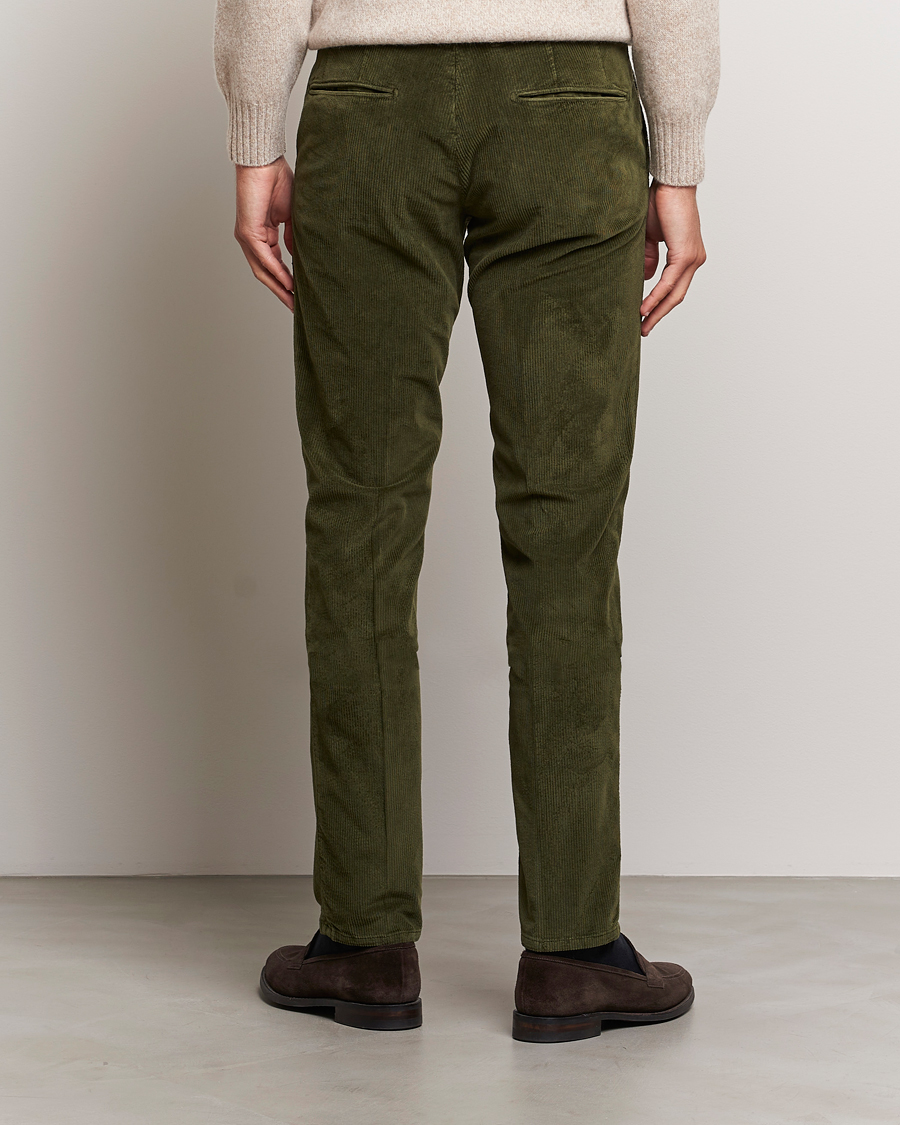 Uomini | Pantaloni | Incotex | Slim Fit Leisure Cord Slacks Forest Green