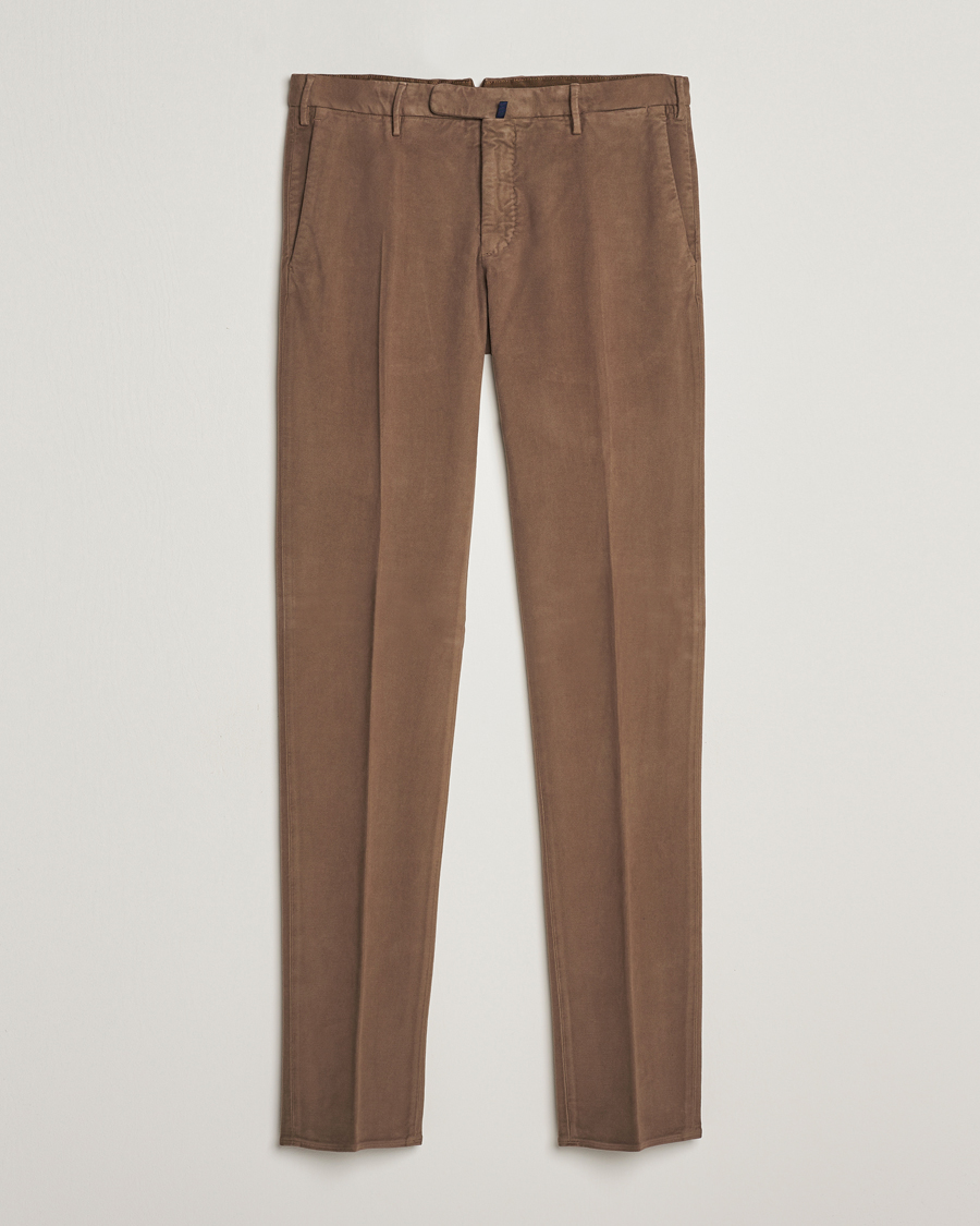 Uomini | Pantaloni | Incotex | Slim Fit Luxury Moleskine Trousers Taupe