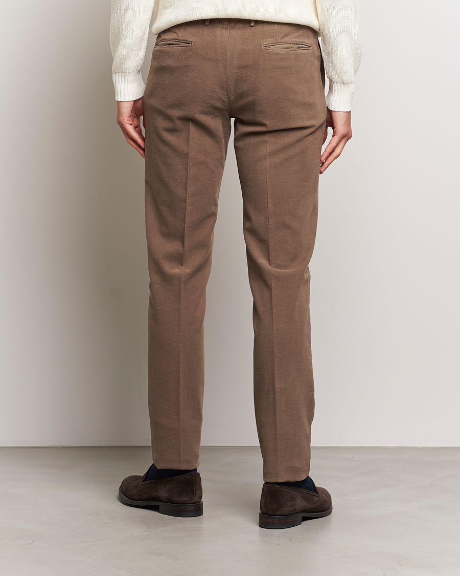 Uomini | Pantaloni | Incotex | Slim Fit Luxury Moleskine Trousers Taupe