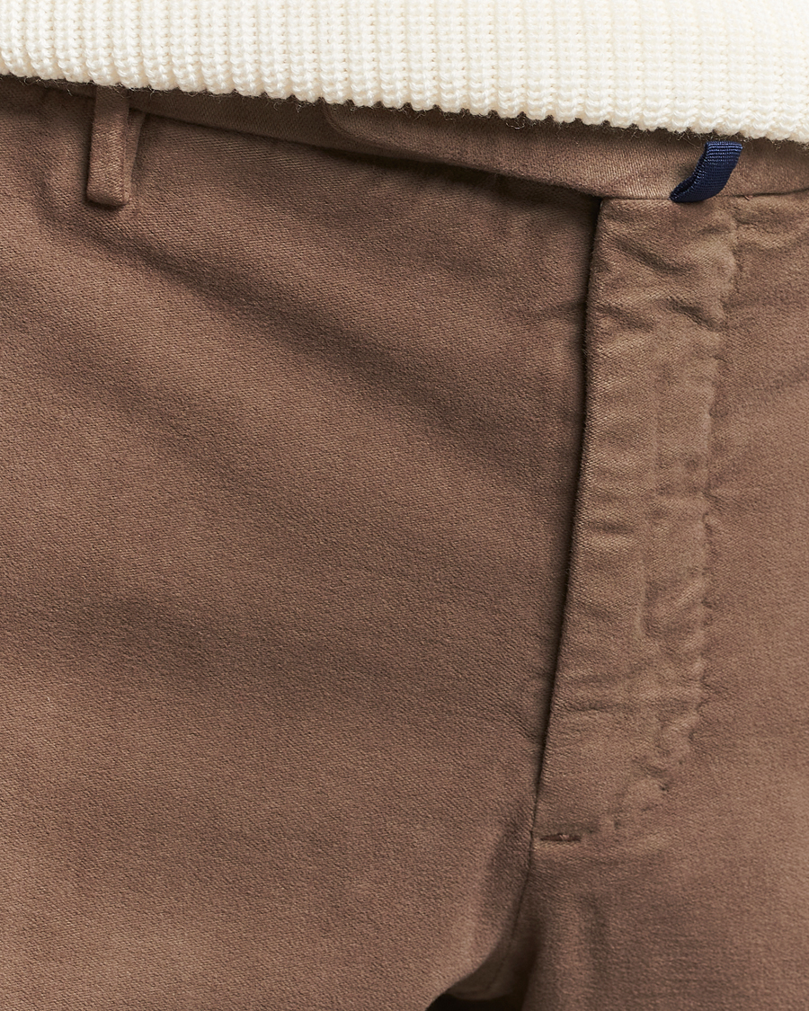 Uomini | Pantaloni | Incotex | Slim Fit Luxury Moleskine Trousers Taupe