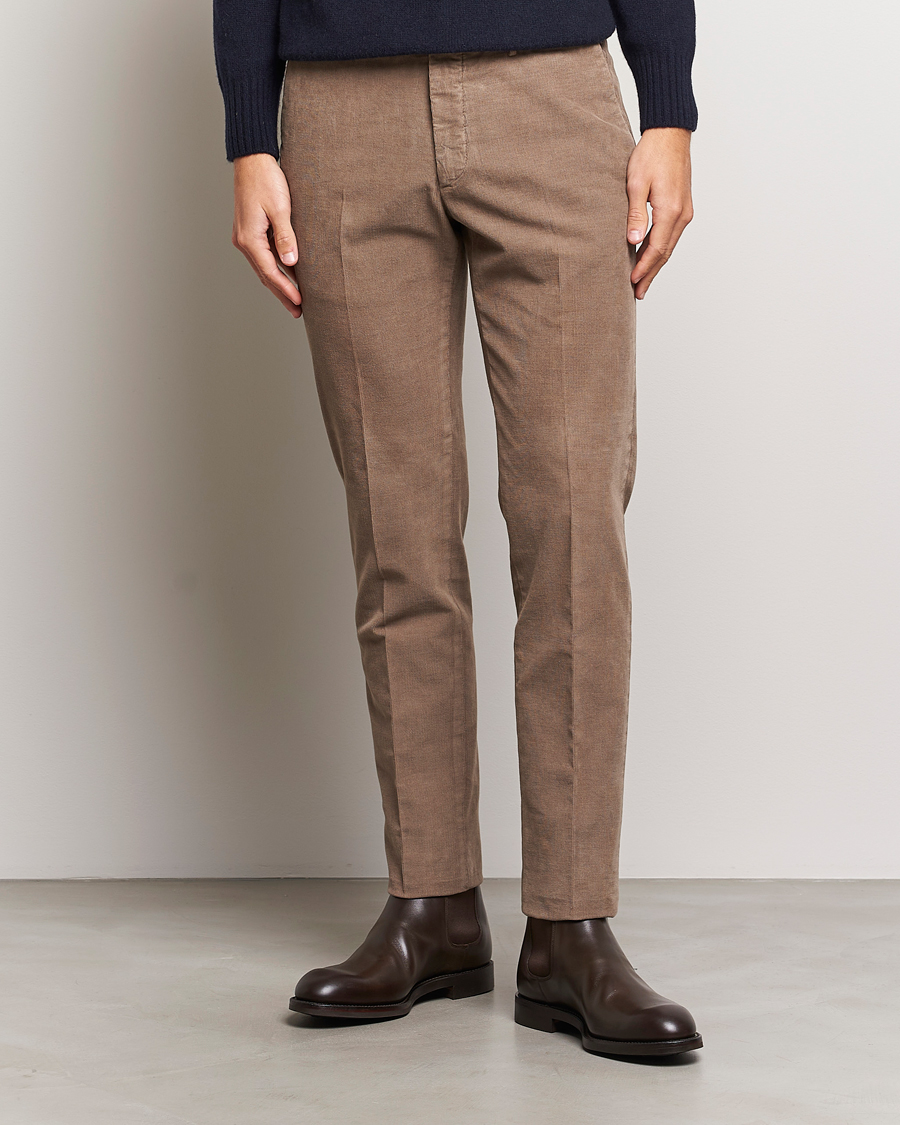 Uomini | Pantaloni | Incotex | Slim Fit Soft Corduroy Trousers Taupe