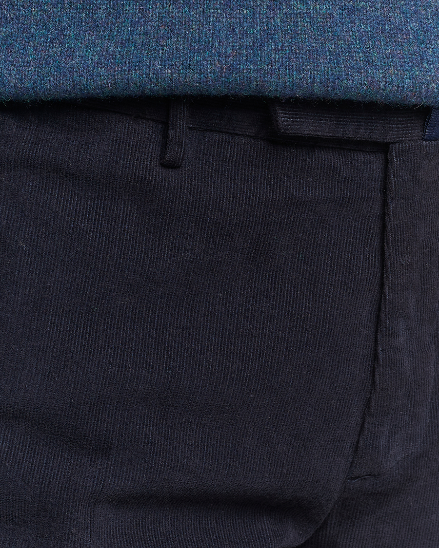 Uomini | Pantaloni | Incotex | Slim Fit Soft Corduroy Trousers Navy