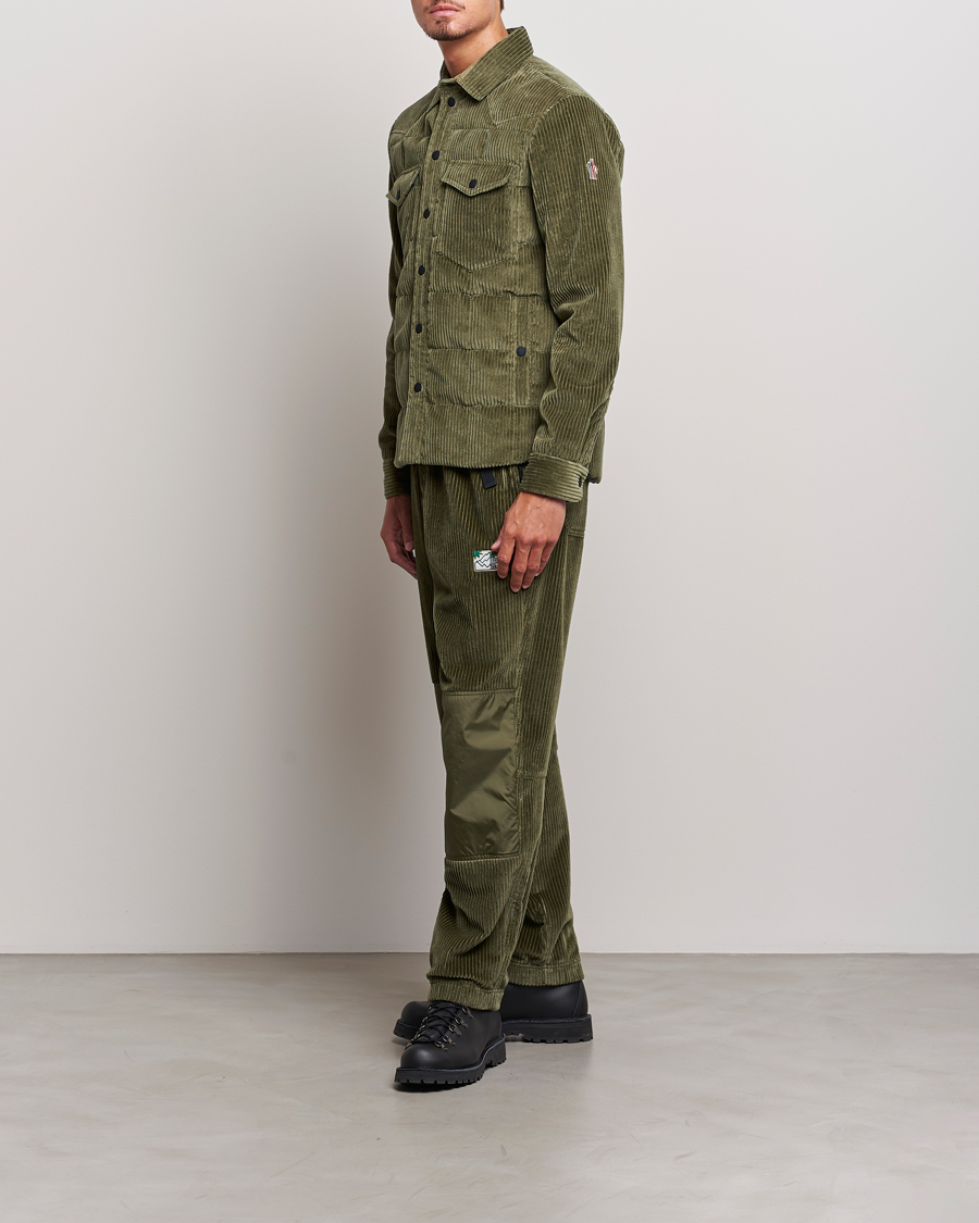 Uomini | Pantaloni | Moncler Grenoble | Tech Panel Corduroy Trousers Olive