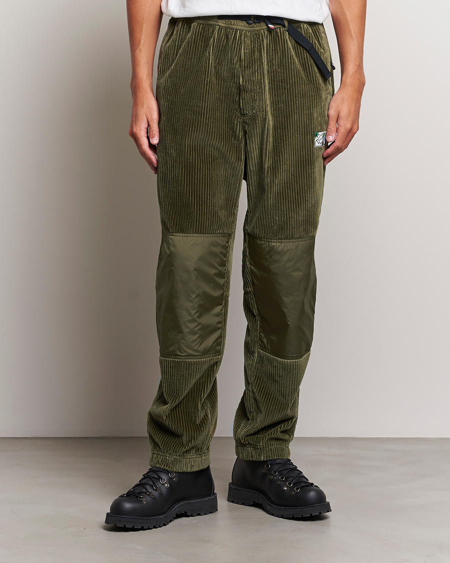 Uomini | Pantaloni | Moncler Grenoble | Tech Panel Corduroy Trousers Olive