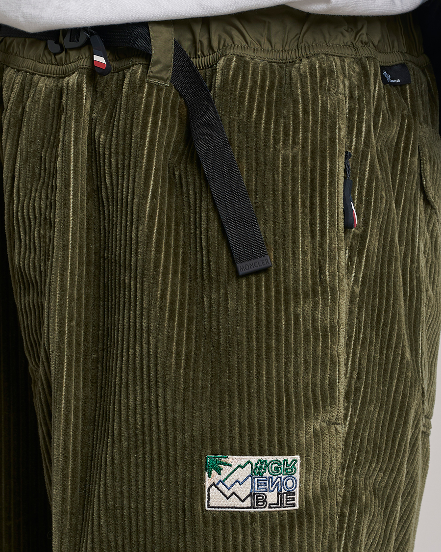 Uomini | Pantaloni | Moncler Grenoble | Tech Panel Corduroy Trousers Olive