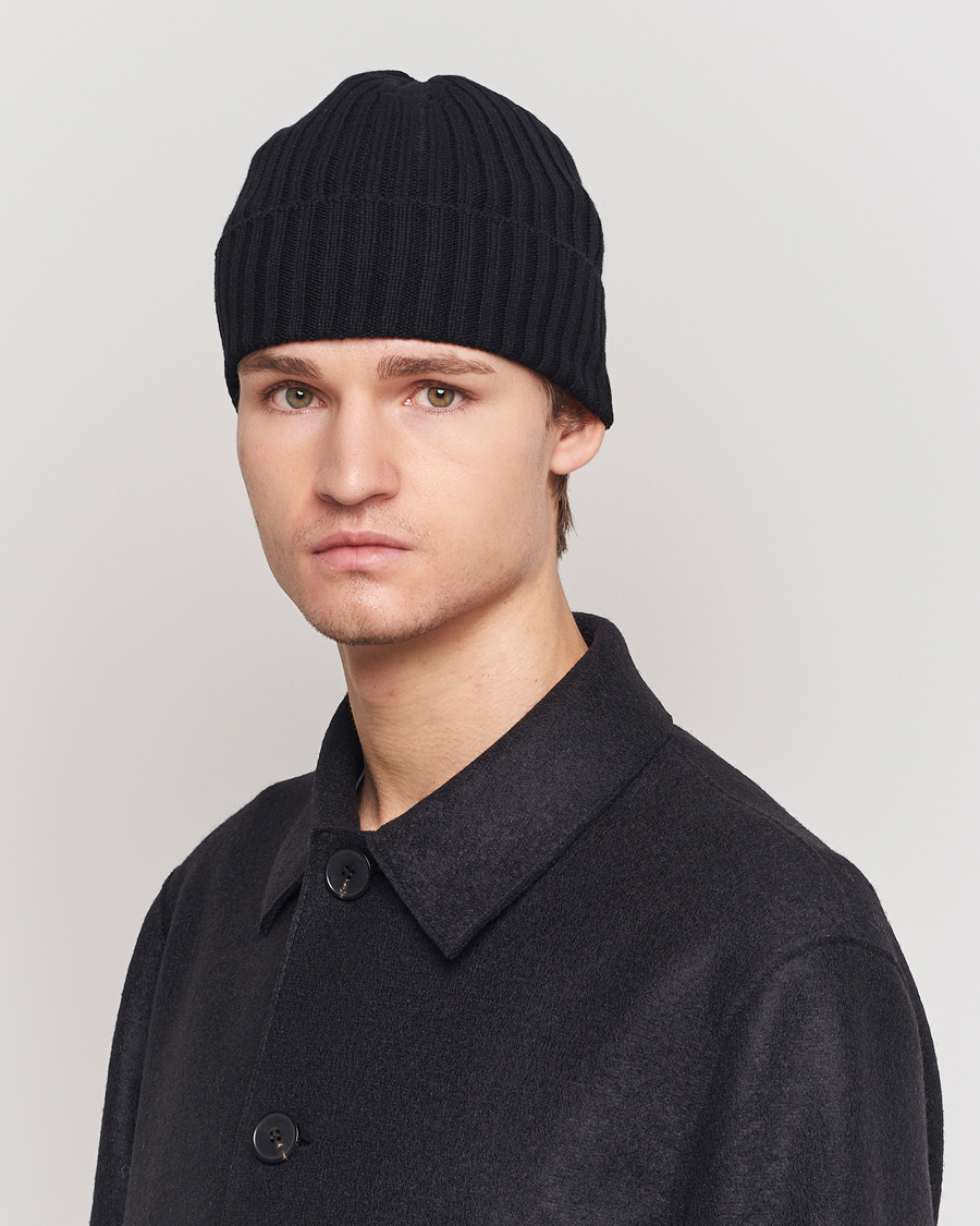 Uomini | Piacenza Cashmere Ribbed Cashmere Beanie Black | Piacenza Cashmere | Ribbed Cashmere Beanie Black
