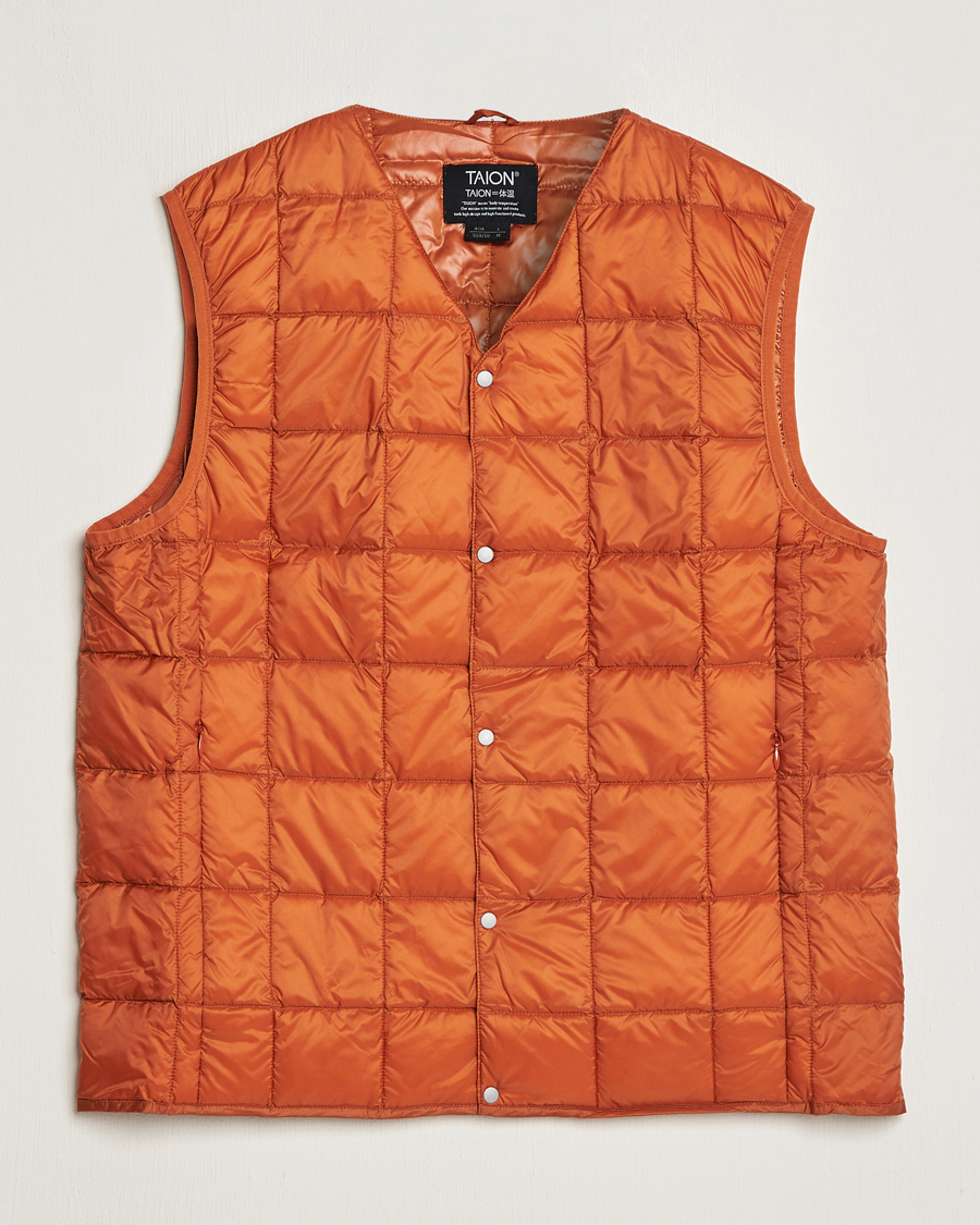 Uomini | Giacche | TAION | V-Neck Lightweight Down Vest Brick Orange