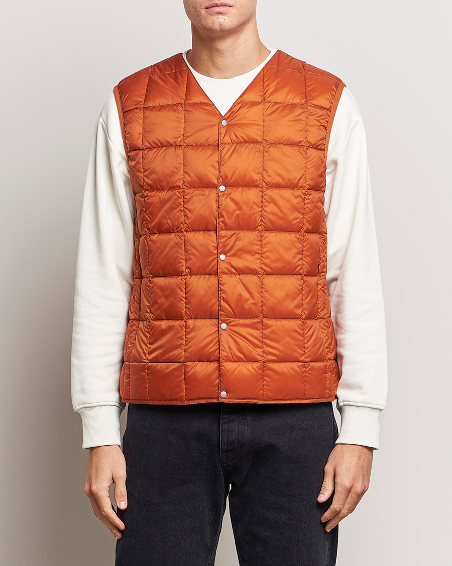 Uomini | Giacche | TAION | V-Neck Lightweight Down Vest Brick Orange