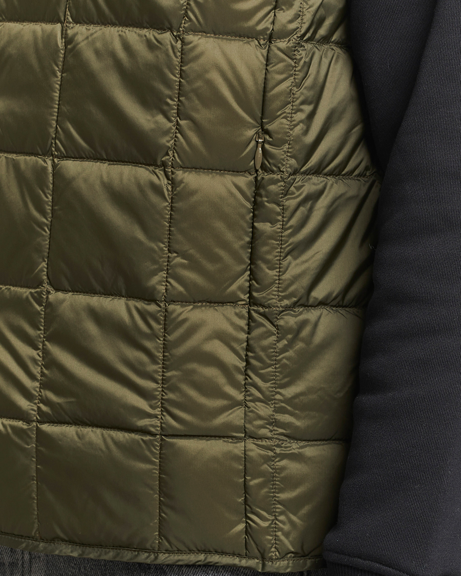 Uomini | Giacche | TAION | V-Neck Lightweight Down Vest Dark Olive