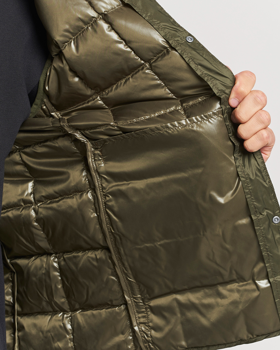 Uomini | Giacche | TAION | V-Neck Lightweight Down Vest Dark Olive