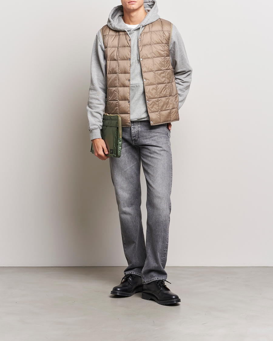 Uomini | Giacche | TAION | V-Neck Lightweight Down Vest Khaki