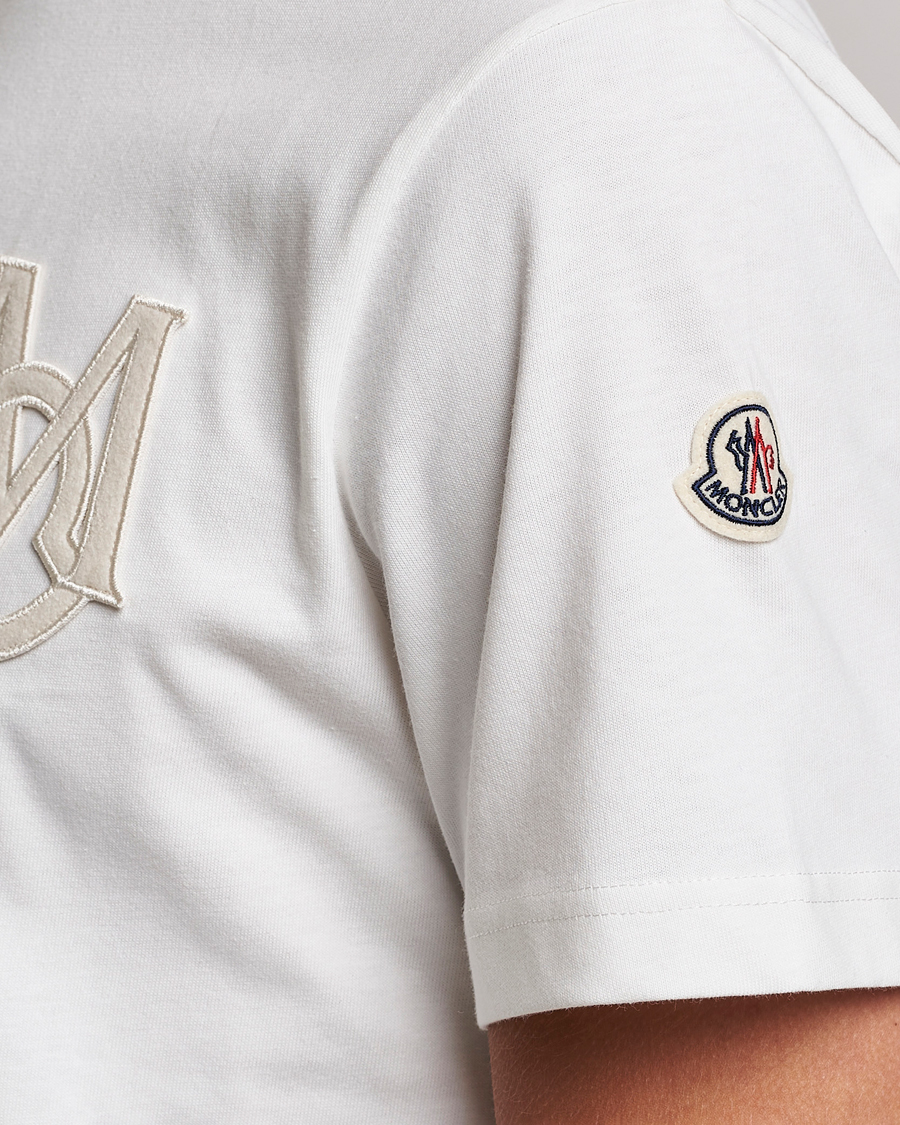 Uomini | T-shirt | Moncler | Embossed Logo T-shirt White