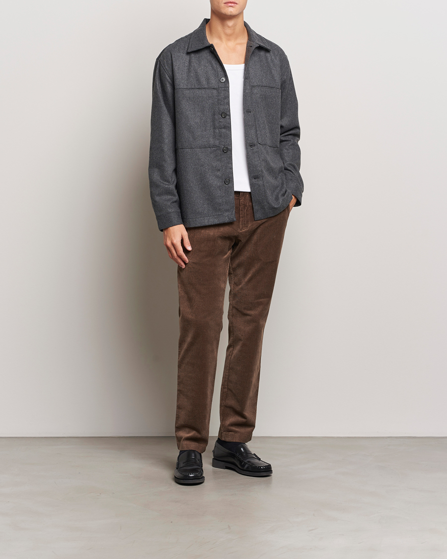 Uomini | Pantaloni | NN07 | Theo Regular Fit Corduroy Chinos Shitake