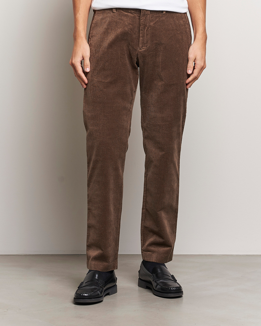 Uomini | Pantaloni | NN07 | Theo Regular Fit Corduroy Chinos Shitake