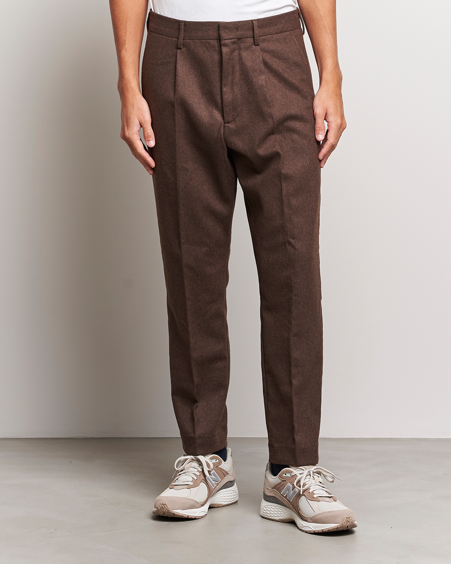 Uomini | Pantaloni | NN07 | Bill Brushed Flannel Pleated Trousers Demitasse Brown