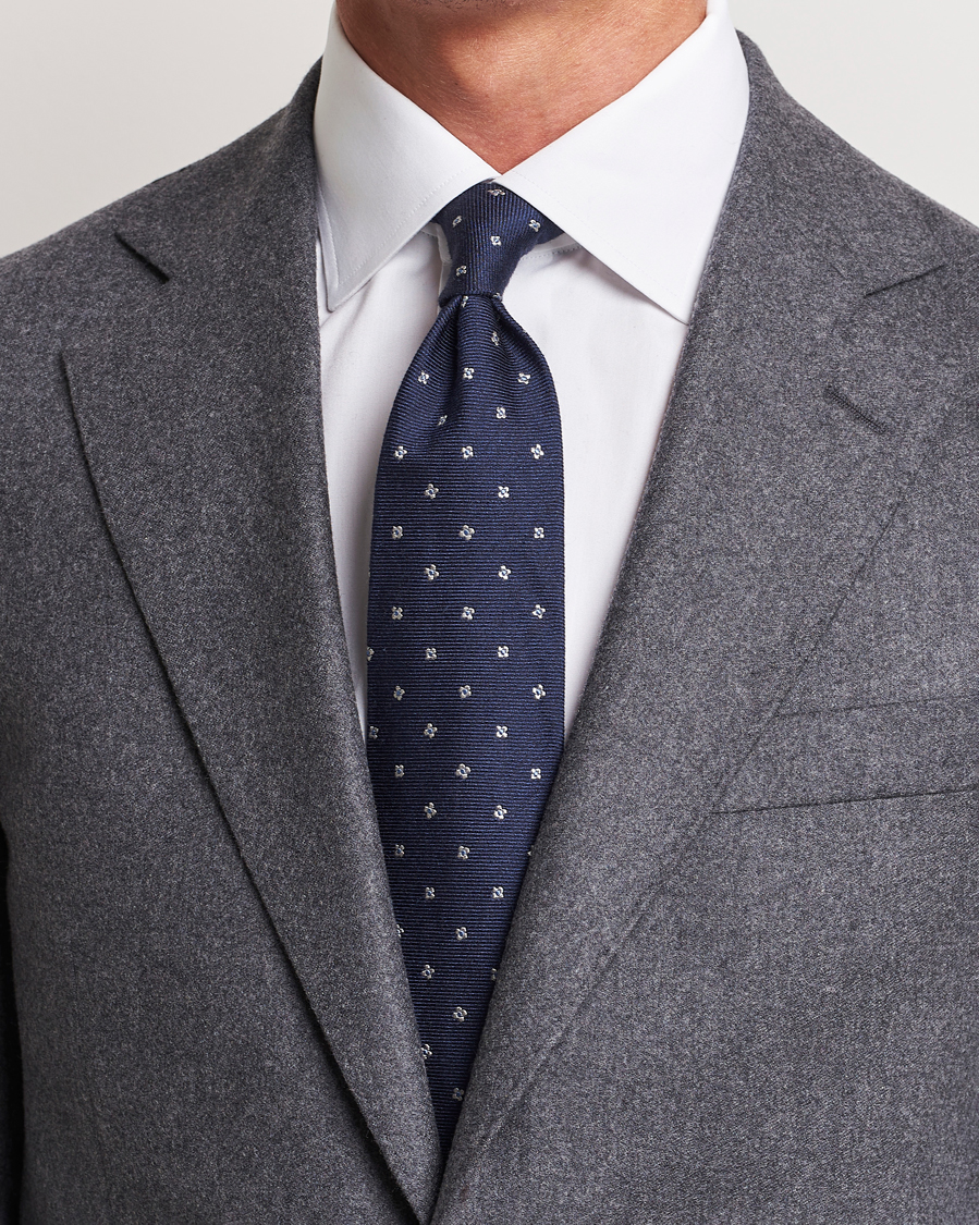 Uomini | Amanda Christensen Silk/Wool 8cm Printed Flower Tie Navy | Amanda Christensen | Silk/Wool 8cm Printed Flower Tie Navy