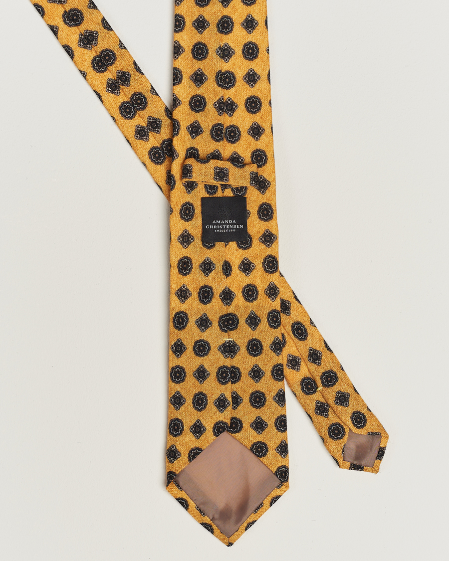 Uomini | Amanda Christensen Wool Flannel 8cm Printed Medallion Tie Yellow | Amanda Christensen | Wool Flannel 8cm Printed Medallion Tie Yellow