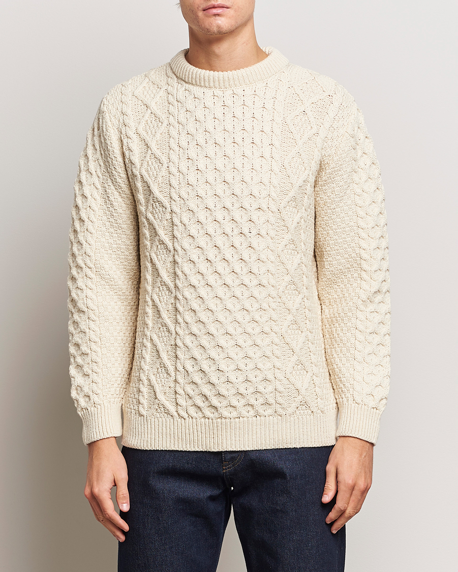 Uomini | Maglieria | Gloverall | Merino Wool Aran Cable Knitted Crew Neck Ecru