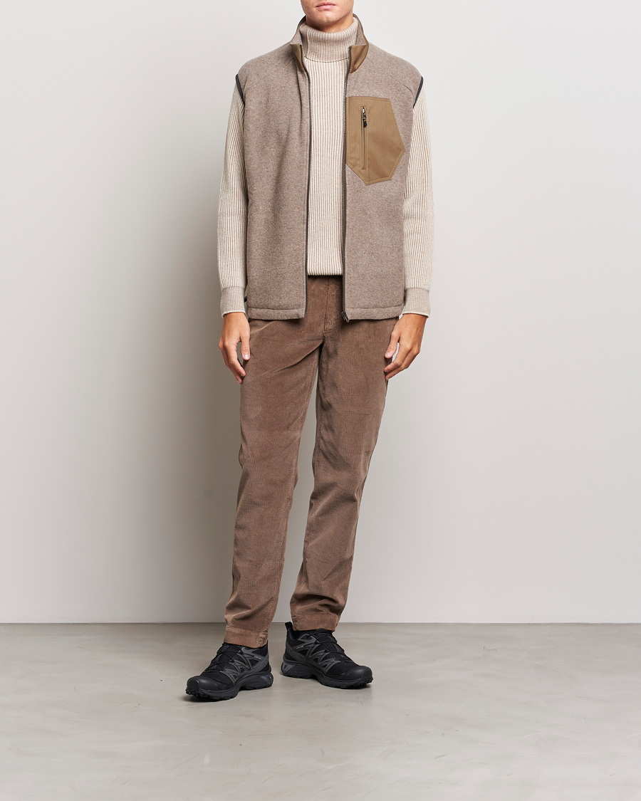 Uomini | Giacche | SEASE | Explorer Cashmere Fleece Vest Oyster