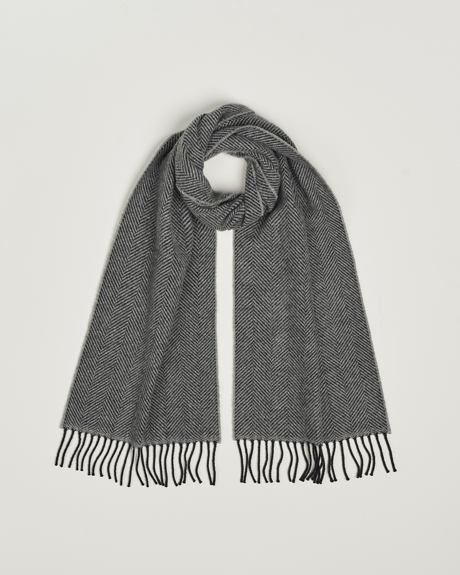 Uomini | Begg & Co Herringbone Cashmere Scarf 30*170cm Grey | Begg & Co | Herringbone Cashmere Scarf 30*170cm Grey