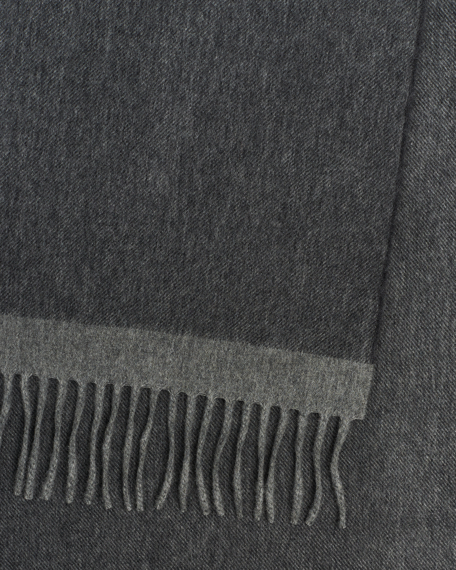 Uomini | Begg & Co Solid Board Wool/Cashmere Scarf Flannel Charcoal | Begg & Co | Solid Board Wool/Cashmere Scarf Flannel Charcoal