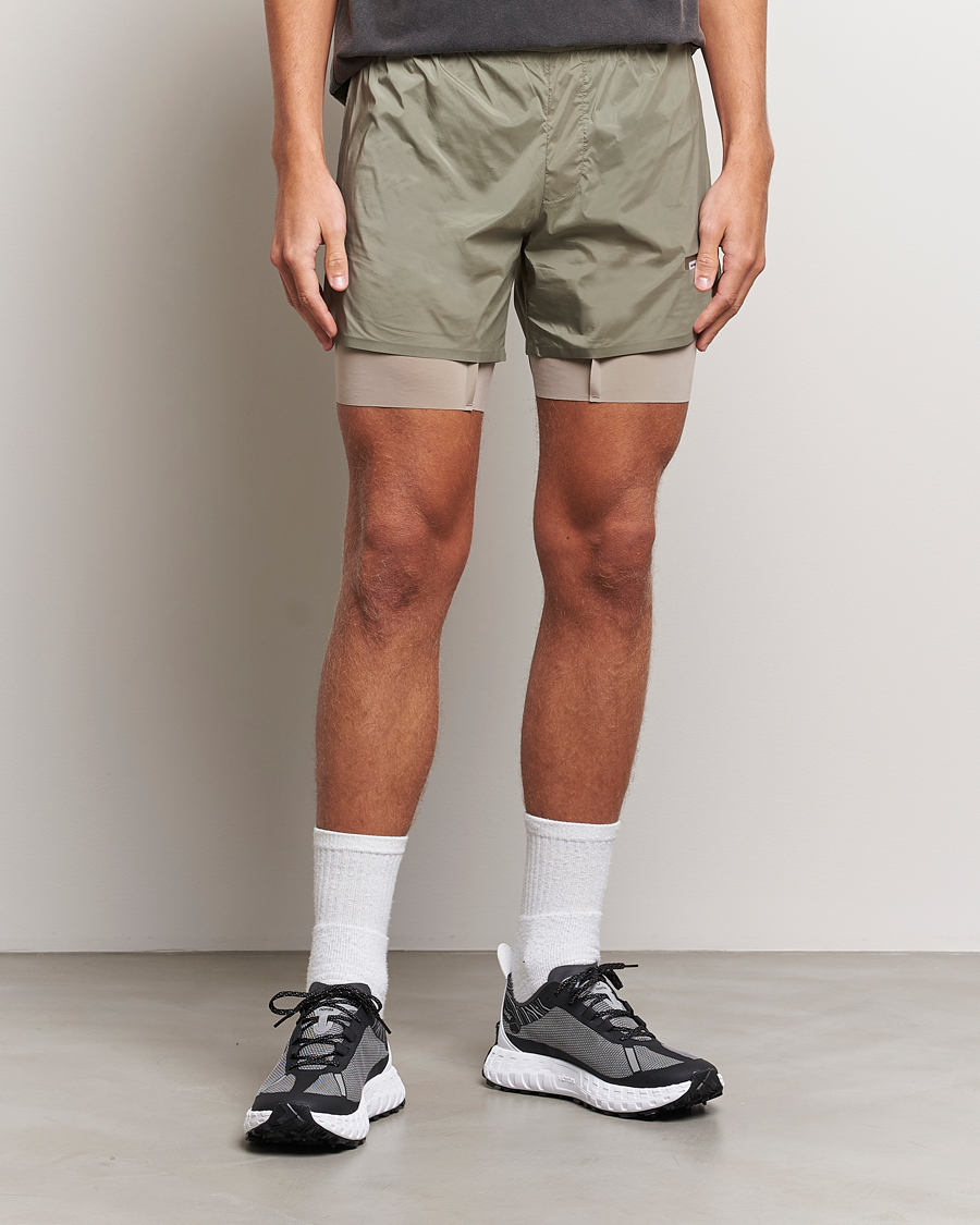 Uomini | Pantaloncini | Satisfy | TechSilk 8 Inch Shorts Vetiver