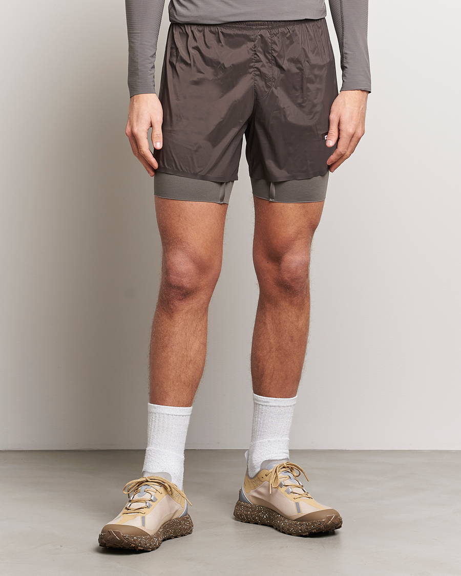 Uomini | Pantaloncini | Satisfy | CoffeeThermal 8 Inch Shorts Quicksand