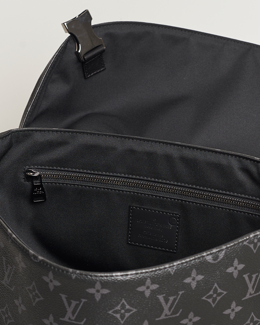 Uomini | Louis Vuitton Pre-Owned Messenger Voyager MM Bag Monogram Eclipse | Louis Vuitton Pre-Owned | Messenger Voyager MM Bag Monogram Eclipse