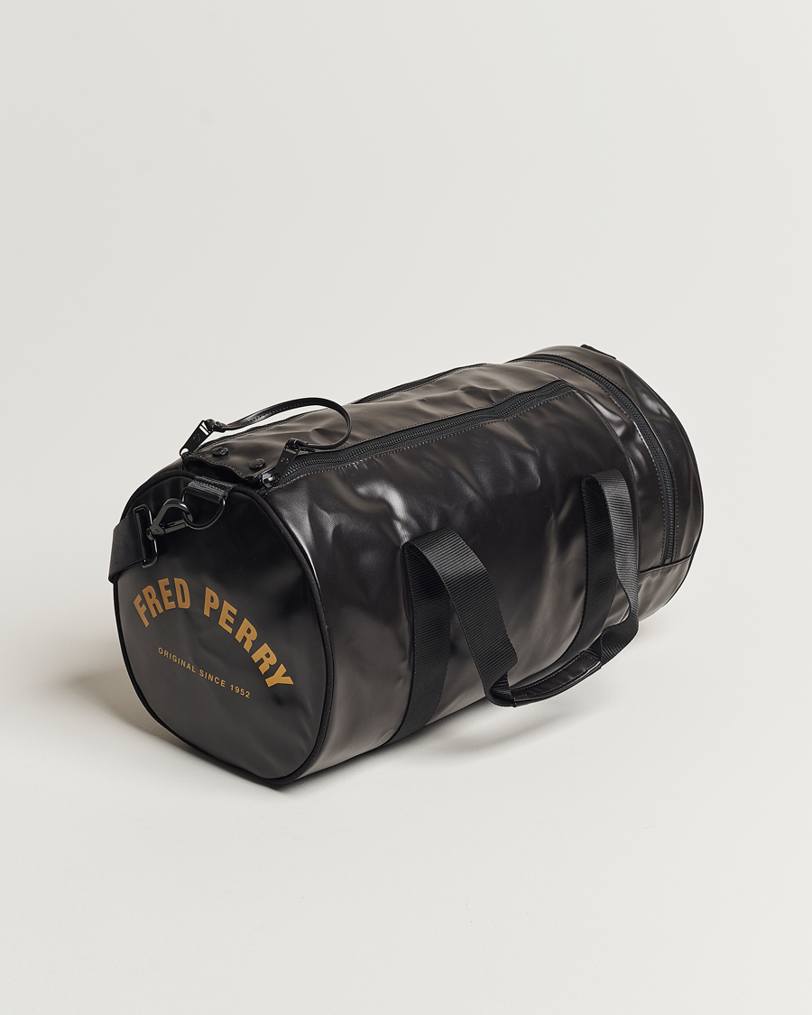 Uomini | Borse | Fred Perry | Tonal Classic Barrel Bag Black/Gold