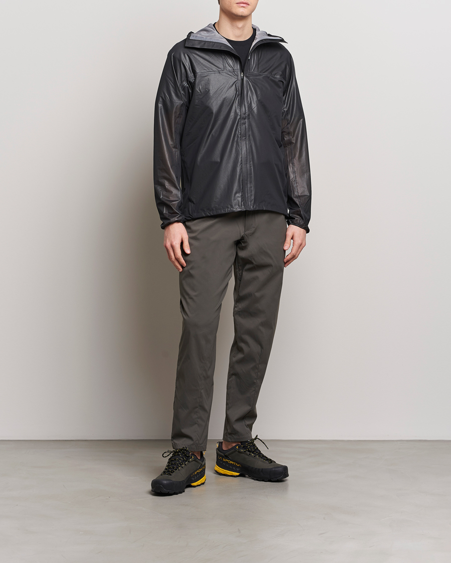 Uomini | Giacche | Houdini | The Orange Waterproof Jacket True Black