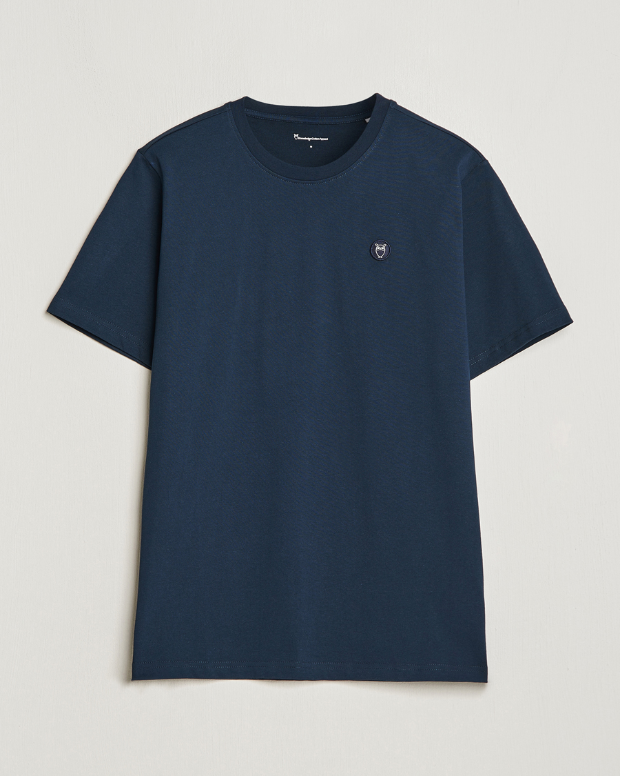 Uomini | T-shirt | KnowledgeCotton Apparel | Loke Badge T-Shirt Total Eclipse