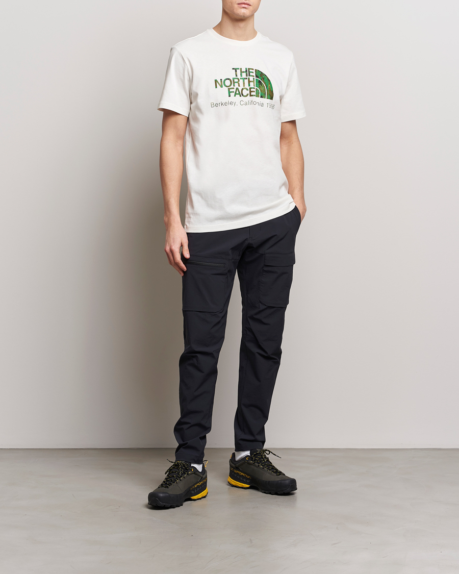 Uomini | T-shirt | The North Face | Berkeley Logo T-Shirt White