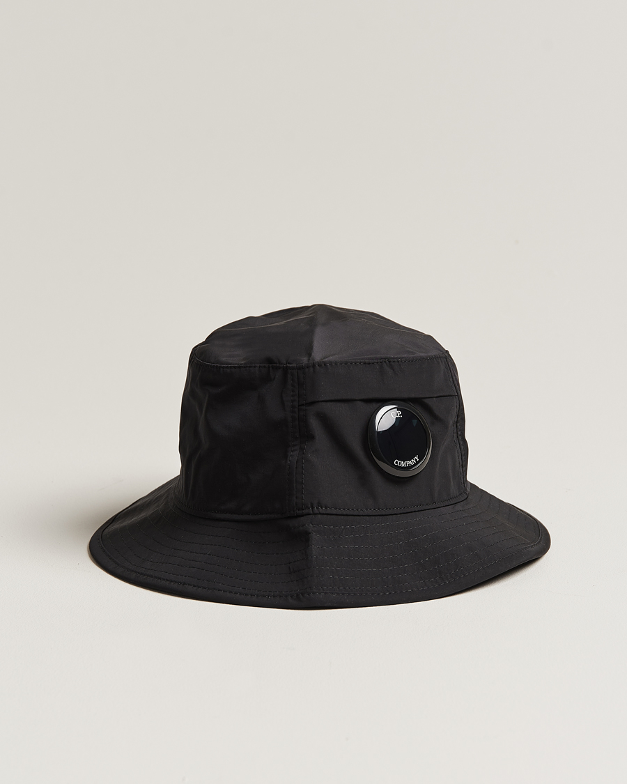 Uomini | C.P. Company Chrome R Bucket Hat Black | C.P. Company | Chrome R Bucket Hat Black