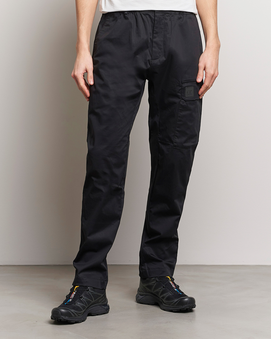 Uomini | Pantaloni | C.P. Company | Metropolis Gabardine Stretch Satin Cargo Trousers Black