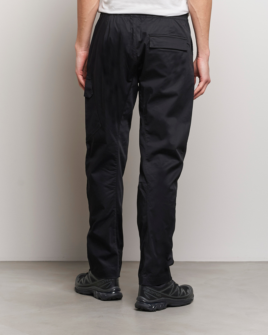 Uomini | Pantaloni | C.P. Company | Metropolis Gabardine Stretch Satin Cargo Trousers Black