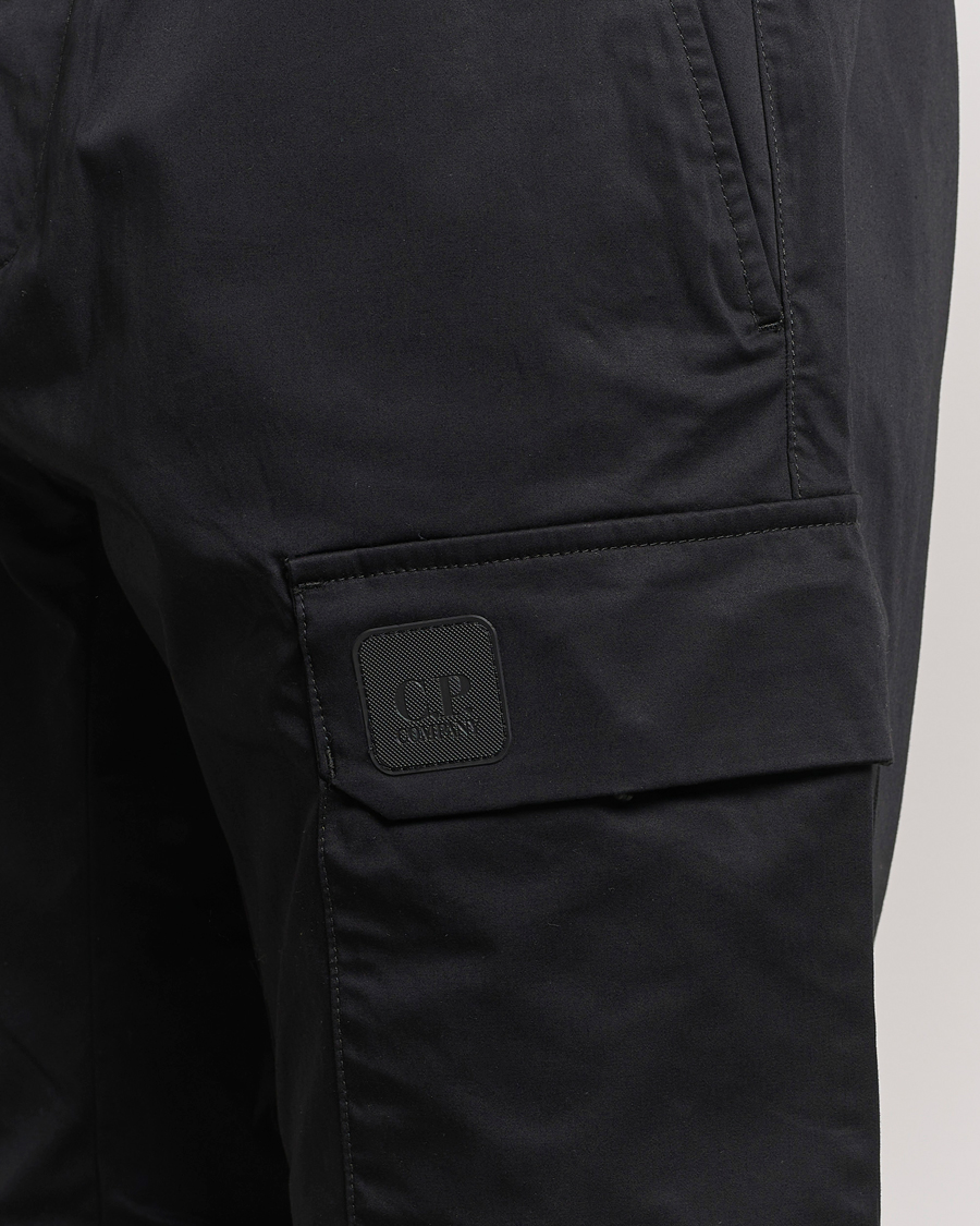 Uomini | Pantaloni | C.P. Company | Metropolis Gabardine Stretch Satin Cargo Trousers Black