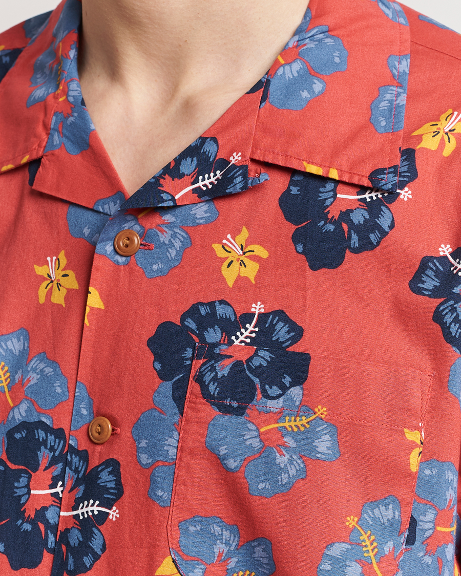 Uomini | Camicie | Nudie Jeans | Arthur Printed Flower Short Sleeve Shirt Red