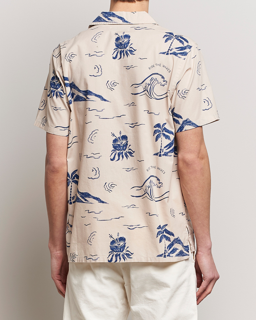 Uomini | Camicie | Nudie Jeans | Arvid Printed Waves Hawaii Short Sleeve Shirt Ecru