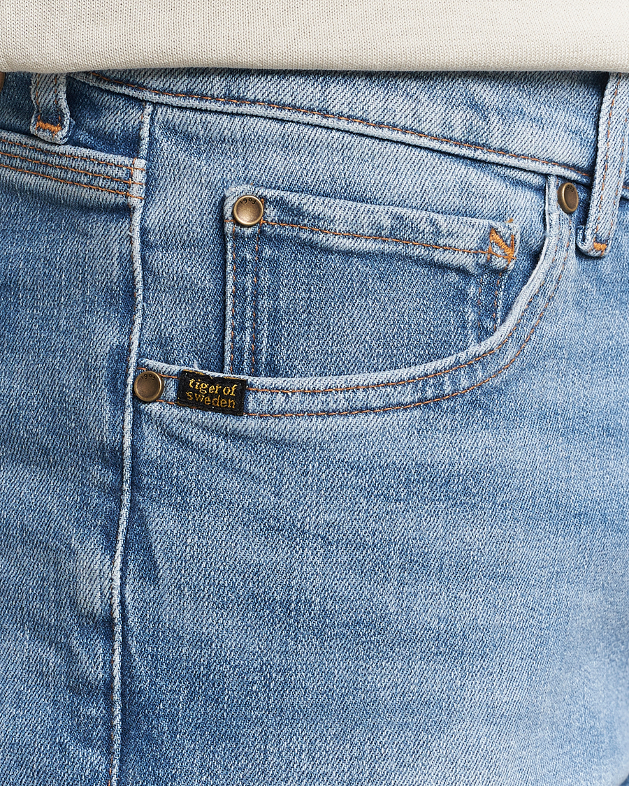 Uomini | Jeans | Tiger of Sweden | Des Jeans Light Blue