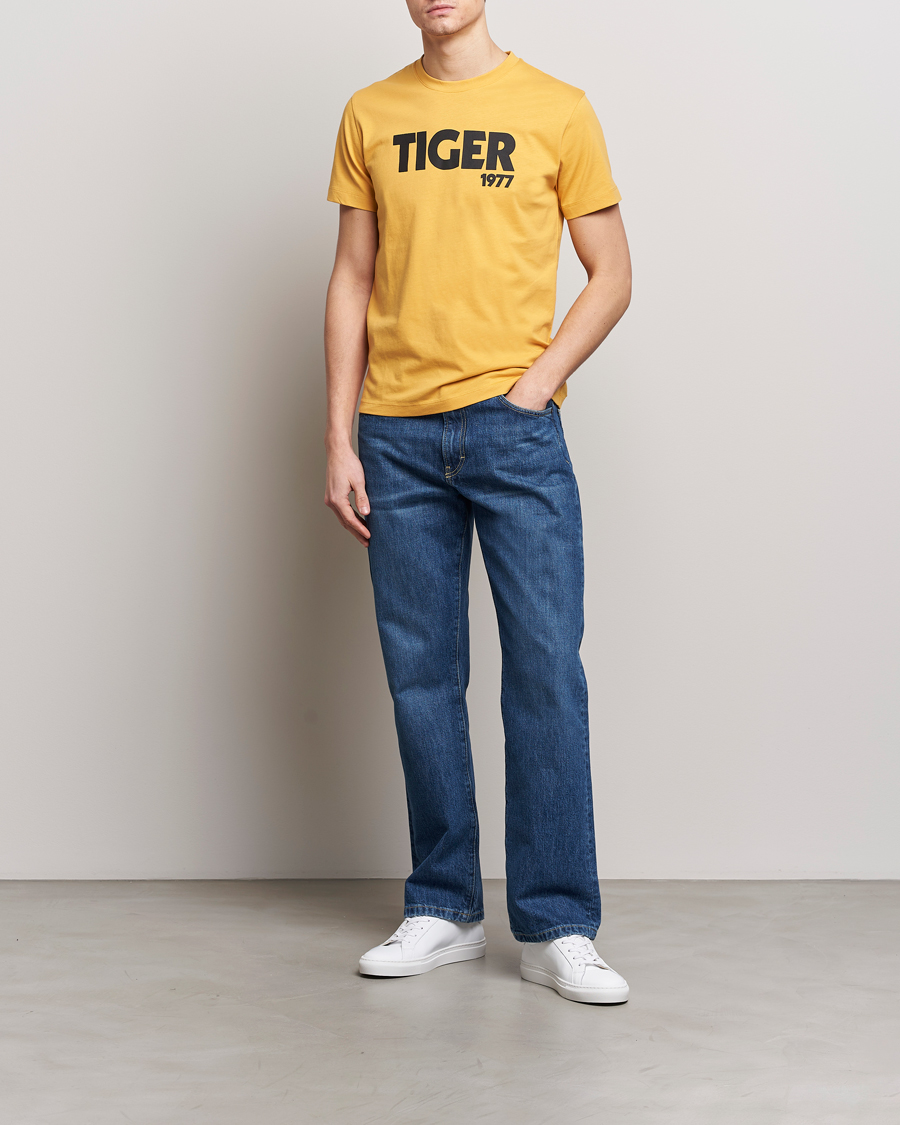 Uomini | T-shirt | Tiger of Sweden | Dillan Crew Neck T-Shirt Yellow